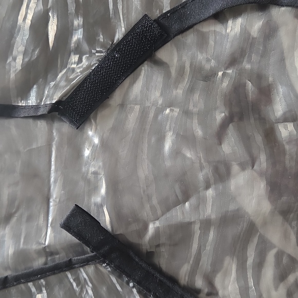 Plastic Hairdressing Cape - Picture 2 of 5